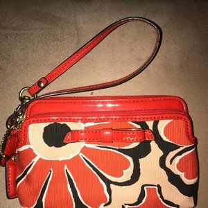 Coach Poppy Double Zip Wristlet